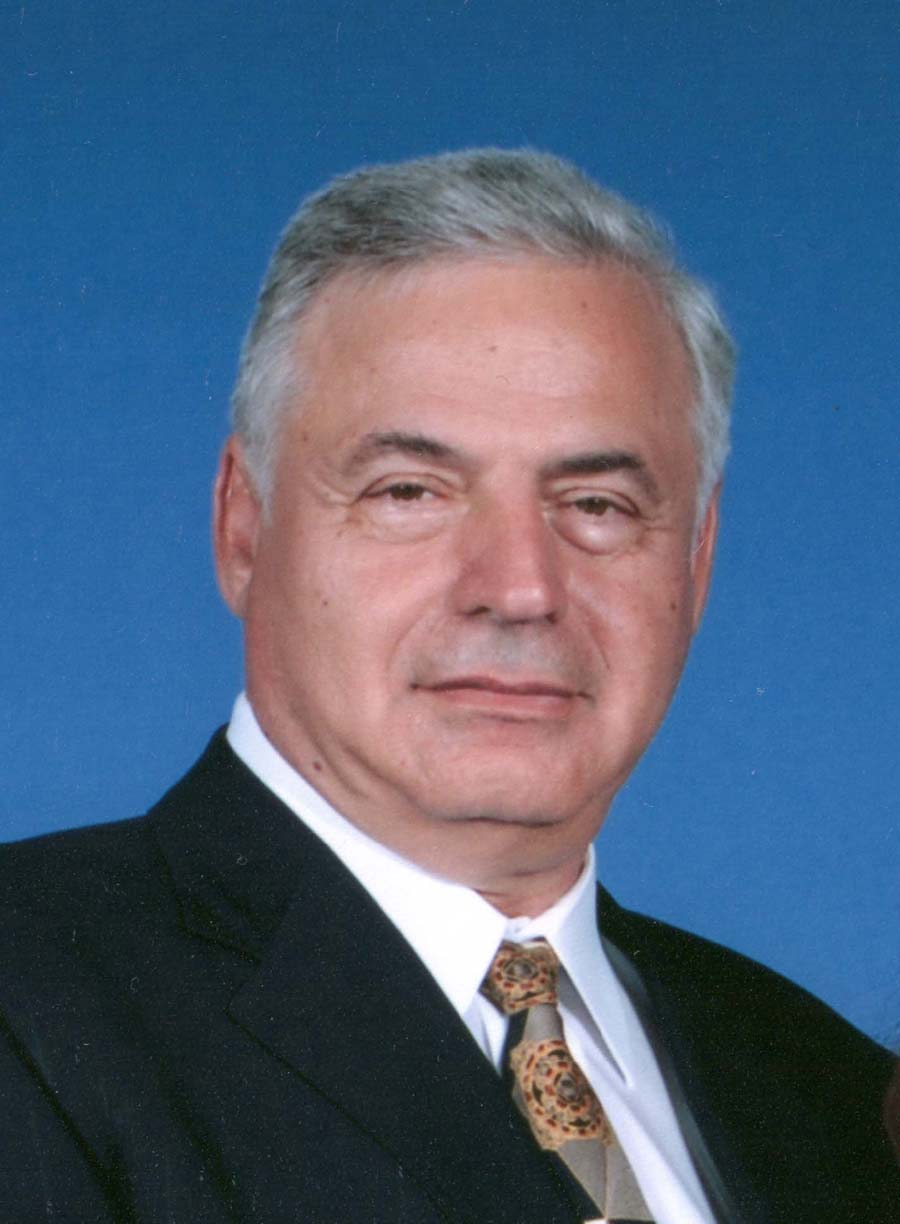 Headshot of Ruvin Grutman